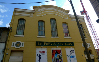 parvis des arts